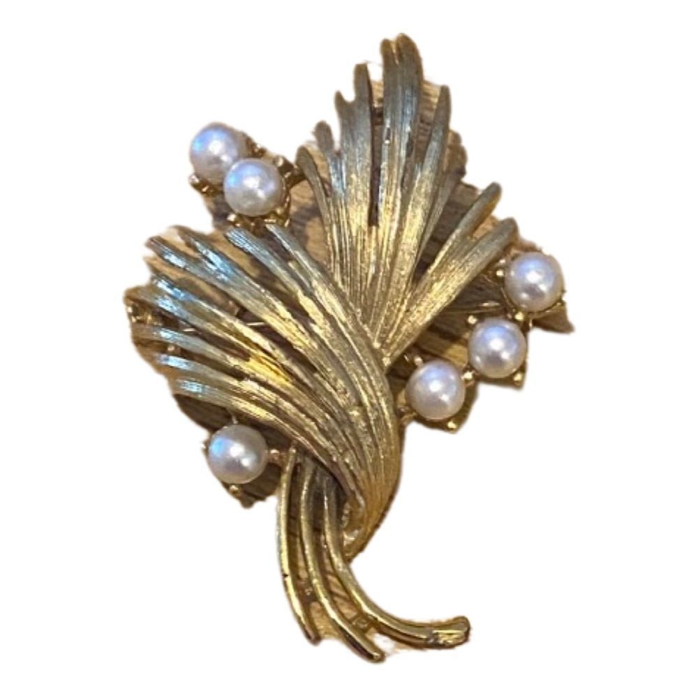 Vintage Demi Parure Gold Tone and Pearl Brooch